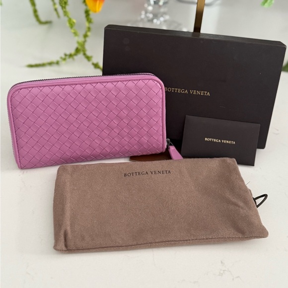 Bottega Veneta Pink Intrecciato Leather Wallet ~ NWT FULL INCLUSION - Picture 1 of 14